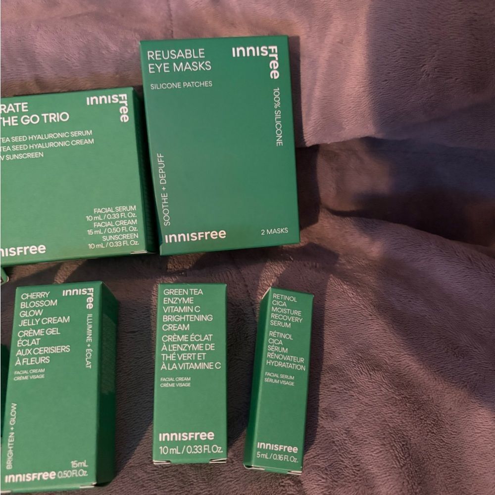 Innisfree Green Skincare Moisturizer Set - Picture 2 of 3